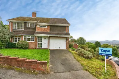 View Drive, Oakham, DY2