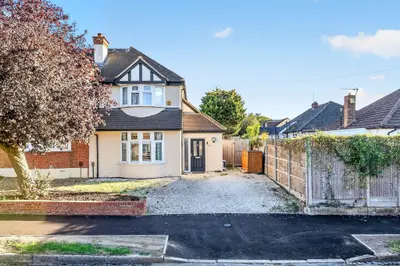 Victory Avenue, Morden, SM4
