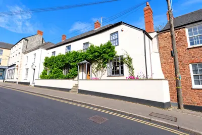 High Street, Wiveliscombe, TA4