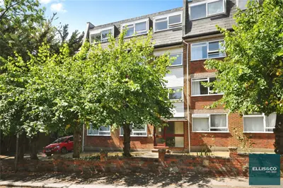 Manor Road, Barnet, EN5