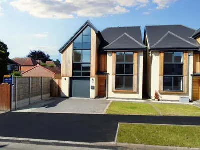 Second Avenue, Risley, DE72