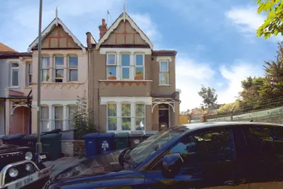 Squires Lane, London, N3