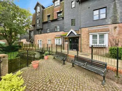 Thorney Mill Road, West Drayton, UB7