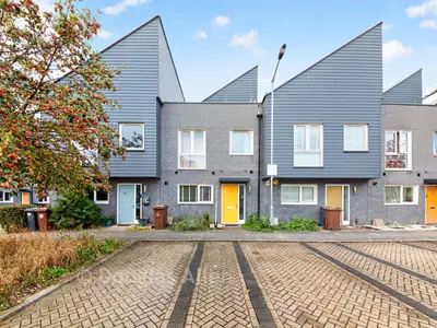 Davey Gardens, Barking, IG11