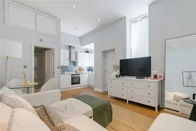 Brodrick Road, London, SW17