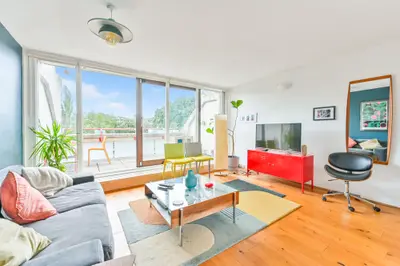 89g Rowley Way, London