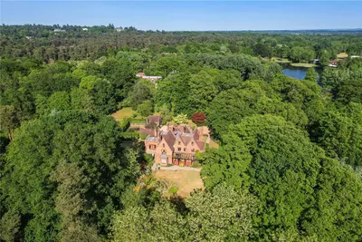 Redhill Road, Cobham, Surrey, KT11 1EF