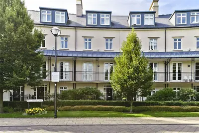 Melliss Avenue, Kew, TW9