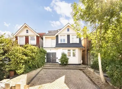 Station Road, Hendon, NW4