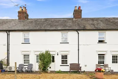 De-L'Angle Row, Chartham, CT4 7JP