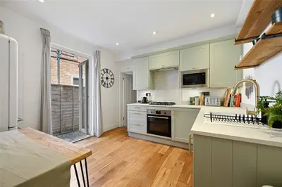 Oaklands Grove, London, W12