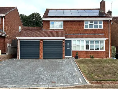 Lincoln Close, Exmouth, EX8 5QN