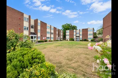 Sandown Close, Hounslow, TW5
