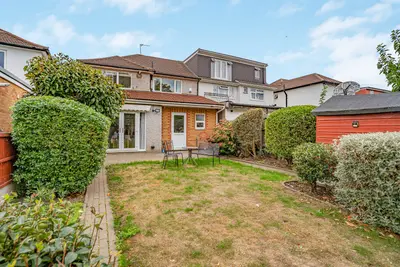 Cranbrook Road, Ilford, IG2