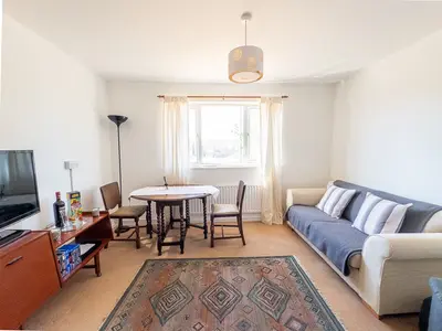 Queens Gardens, Dartford, Kent, DA2 6HY