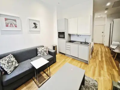 Bath Road, Slough, SL1