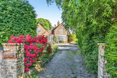 Trough Lane, Watnall, NOTTINGHAM