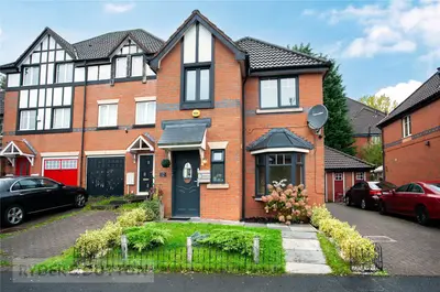 Eycott Drive, Middleton, M24