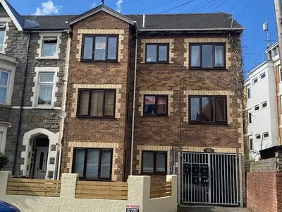 Piercefield Place, Adamsdown, CF24