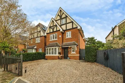 Lent Rise Road, Burnham, SL1