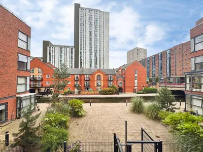 Chapeltown Street, Manchester, M1