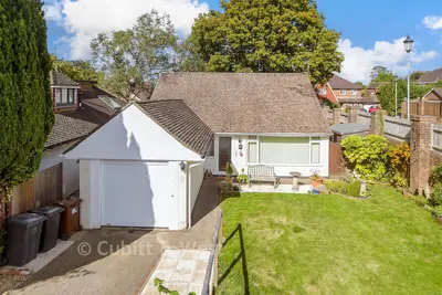 Elim Court Gardens, Crowborough, TN6