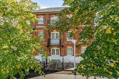 Parsonage Square, Dorking, RH4