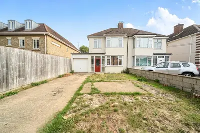 Banbury Road, Kidlington, OX5