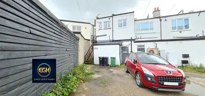 Rayleigh Road, Eastwood, Essex, SS9 5UU
