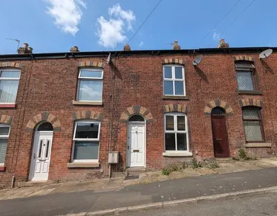 Eaves Knoll Road, New Mills, SK22