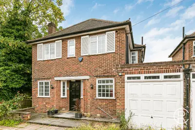 Heath Close, London, W5