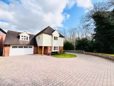 Maidstone Road, Ashford, TN25 4NR