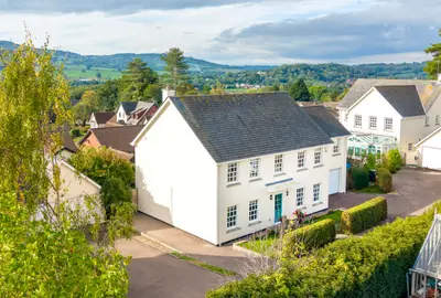 Hill Farm Close, The Kymin, NP25