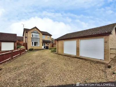 Mountbatten Way, Bourne, PE10