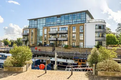 Point Wharf Lane, Brentford, TW8