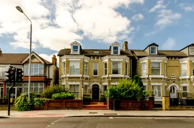 1 Montrose House, 189 Trinity Road, London