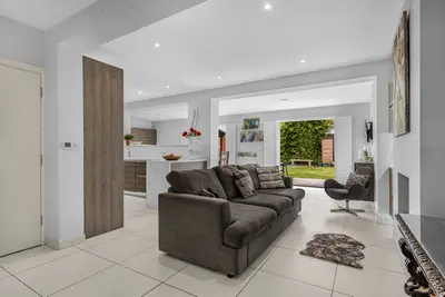 Beresford Avenue, Whetstone, N20