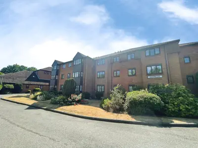 Oakfields, Lychpit, Basingstoke, Basingstoke, RG24 8TL