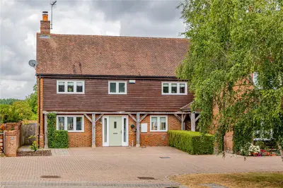 8 The Old Barnyard, Pewsey Road, Rushall, Wiltshire, SN9