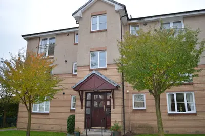 Queens Court, Larbert, FK5