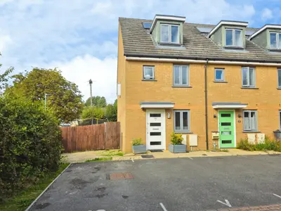 Graces Field, Stroud, GL5