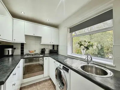 Cricket Field Grove, Crowthorne, RG45