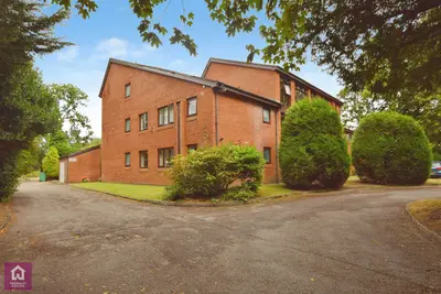Brooklands Road, Sale, M33