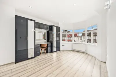 3 bedroom house for SHARERS (HMO licence) Court Way, London W3 0PZ