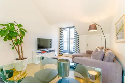 Apartment 1, 11 Elliotts Place, London