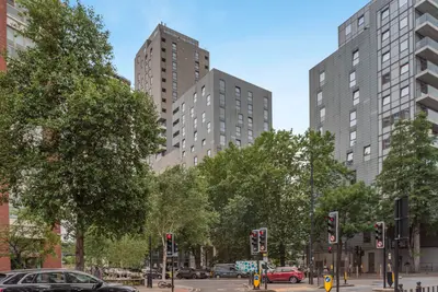 Preston Road, Canary Wharf, E14 9EX