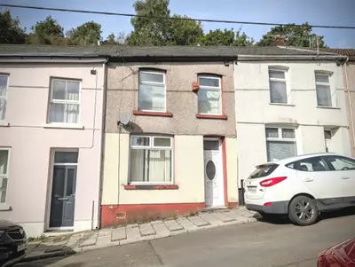 Parry Street, Tylorstown, CF43