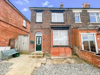 Broomgrove Road, Hastings, East Sussex, TN34 3PL