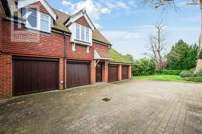 High Street, Ewell, KT17