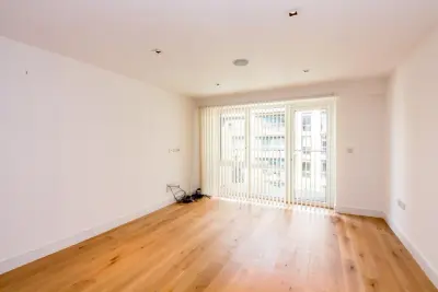 Kew Bridge Road, Brentford, TW8